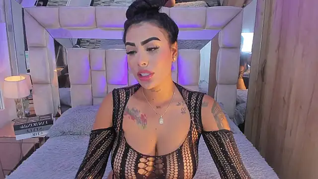 Snapshot of MaddyGray_ chatting on September 20, 6:20 pm MaddyGray  online show from September 20, 6:20 pm