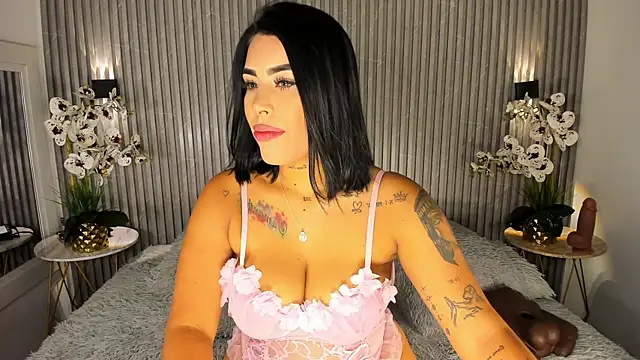 Snapshot of MaddyGray_ chatting on July 12, 4:20 pm MaddyGray online show from July 12, 4:20 pm