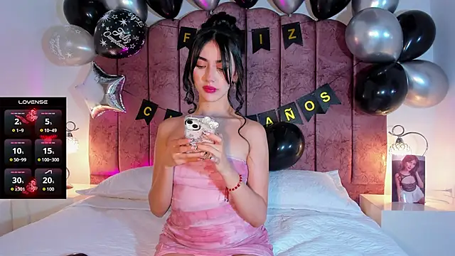 Snapshot of ValeskaZuev1 chatting on September 29, 8:13 pm ValeskaZuev1 online show from September 29, 8:13 pm