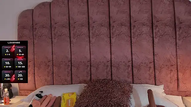 Snapshot of ValeskaZuev1 chatting on October 9, 7:01 pm ValeskaZuev1 online show from October 9, 7:01 pm