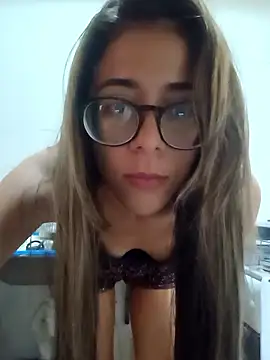 Snapshot of vivizinha27 chatting on May 12, 9:45 pm vivizinha27 online show from May 12, 9:45 pm