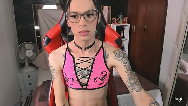 Snapshot of sara_slut21 chatting on December 28, 5:03 pm sara slut21 online show from December 28, 5:03 pm