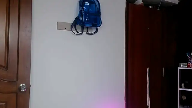 Snapshot of sara_slut21 chatting on March 21, 9:23 pm sara slut21 online show from March 21, 9:23 pm