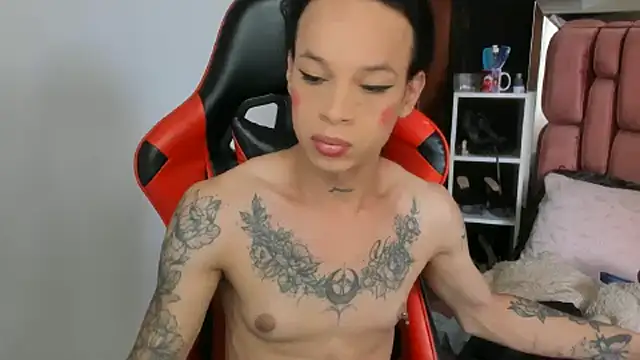 Snapshot of sara_slut21 chatting on March 22, 12:46 pm sara slut21 online show from March 22, 12:46 pm