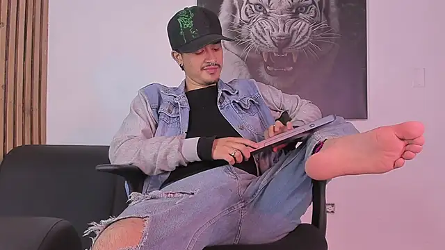 DimitriDeluxe online show from October 4, 7:45 pm