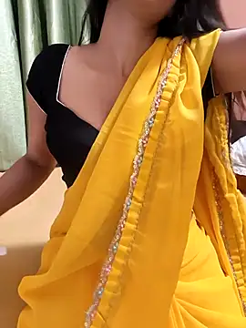 Snapshot of Shalu_G chatting on April 28, 4:06 am Shalu G online show from April 28, 4:06 am