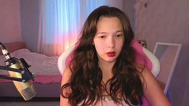 Snapshot of yuna_sunshy chatting on July 18, 1:10 am yuna sunshy online show from July 18, 1:10 am