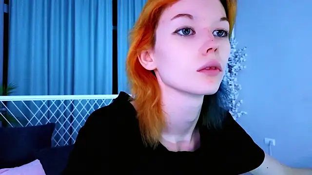 Snapshot of Kiara_Dream chatting on July 4, 9:43 pm Kiara Dream online show from July 4, 9:43 pm