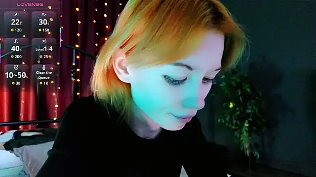 Snapshot of Kiara_Dream chatting on July 8, 11:42 pm Kiara Dream online show from July 8, 11:42 pm