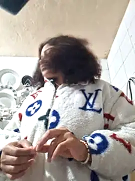 madelene online show from April 1, 1:50 am