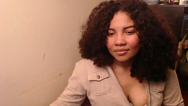 Snapshot of madelene chatting on May 3, 3:01 am madelene online show from May 3, 3:01 am