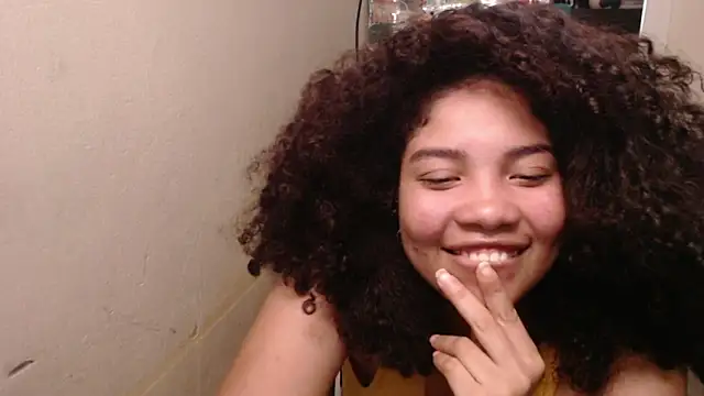 Snapshot of madelene chatting on May 26, 2:18 am madelene online show from May 26, 2:18 am