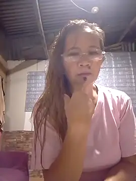 Snapshot of SexyHottMom chatting on September 24, 11:46 am SexyHottMom online show from September 24, 11:46 am