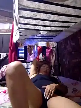 Snapshot of SexyHottMom chatting on September 25, 7:50 pm SexyHottMom online show from September 25, 7:50 pm