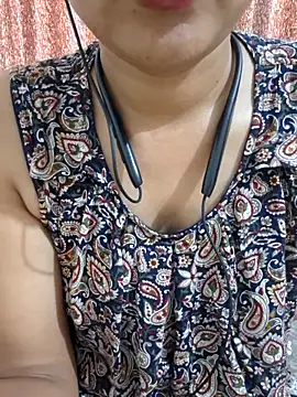 Snapshot of Queen_Nora chatting on June 7, 11:58 am Queen Nora online show from June 7, 11:58 am