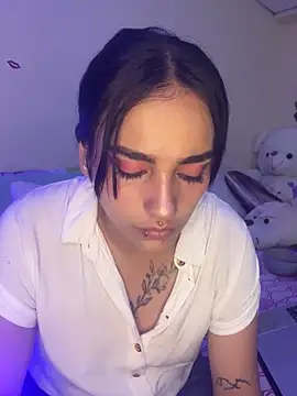 Snapshot of MiaRousexxx_ chatting on October 4, 12:52 am MiaRousexxx  online show from October 4, 12:52 am