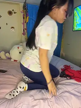 Snapshot of MiaRousexxx_ chatting on October 17, 1:31 am MiaRousexxx  online show from October 17, 1:31 am