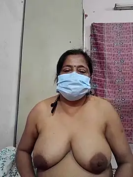 Snapshot of mature_mimi chatting on April 18, 6:23 pm mature mimi online show from April 18, 6:23 pm