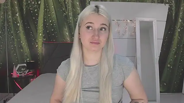 HollyTailors online show from February 22, 6:35 am