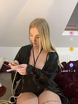 Snapshot of Lyn- chatting on April 24, 3:14 pm Lyn- online show from April 24, 3:14 pm
