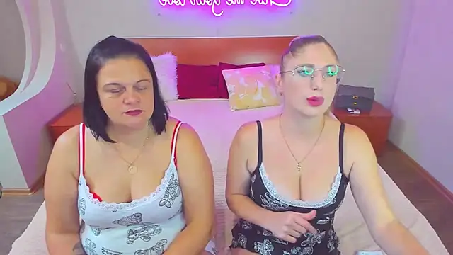 Snapshot of Your_Exstasy chatting on October 10, 10:58 am Your Exstasy online show from October 10, 10:58 am