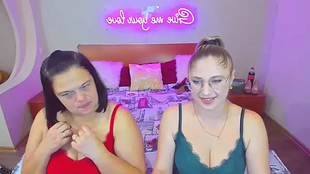 Snapshot of Your_Exstasy chatting on October 15, 10:48 am Your Exstasy online show from October 15, 10:48 am