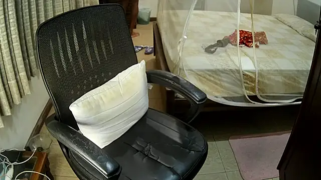 Snapshot of sissypamsissy chatting on June 24, 3:55 pm sissypamsissy online show from June 24, 3:55 pm