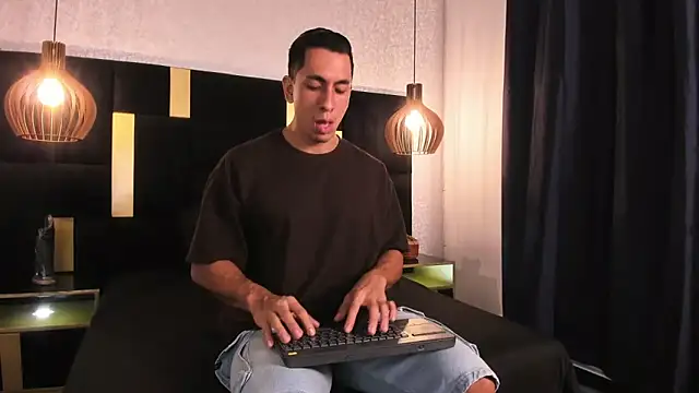 Lucio  Fox online show from April 12, 12:21 pm