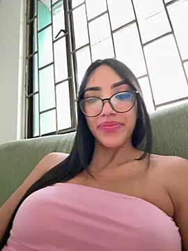 Snapshot of lissafeniix_ chatting on January 18, 3:05 pm lissafeniix online show from January 18, 3:05 pm