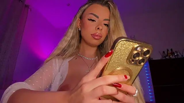 SerraVondeee online show from November 27, 9:28 pm