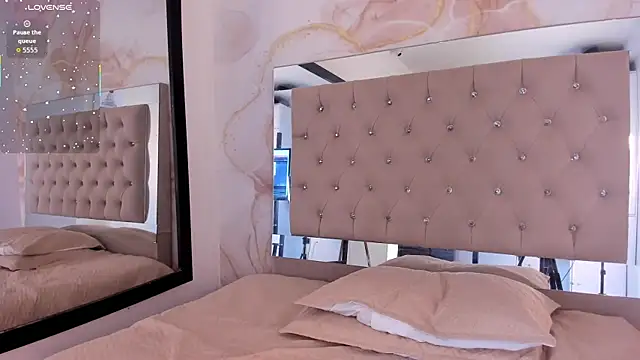 Luna Tylor online show from March 7, 3:58 am