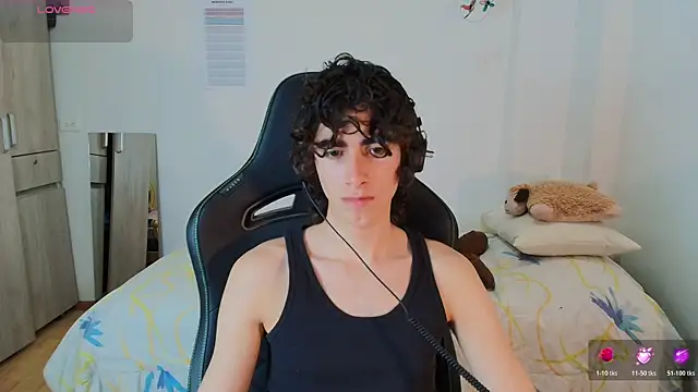 Nude Boy18 online show from February 25, 4:00 am