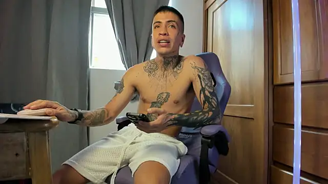 Snapshot of L_instinct chatting on September 15, 8:09 pm L instinct online show from September 15, 8:09 pm