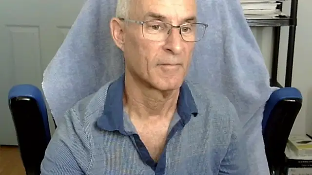 funone1999 online show from October 22, 8:30 pm