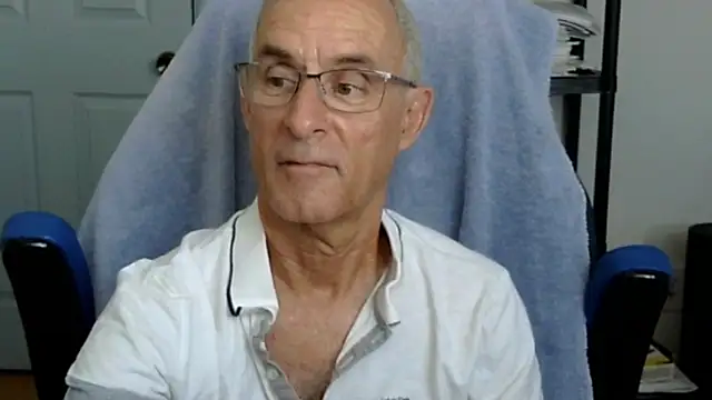 funone1999 online show from October 27, 8:35 pm