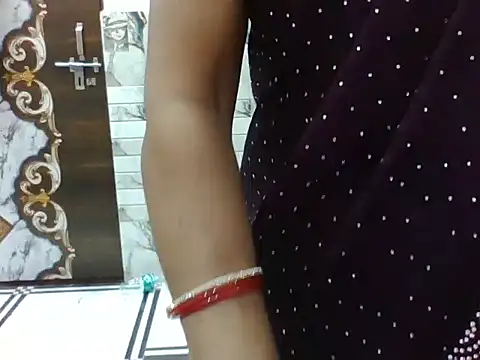 Snapshot of VNDANA_ chatting on September 30, 6:18 am VNDANA online show from September 30, 6:18 am