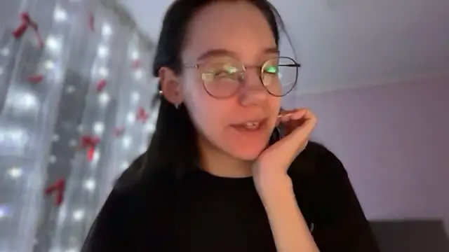 Snapshot of Vietero chatting on March 25, 10:49 pm Vietero online show from March 25, 10:49 pm
