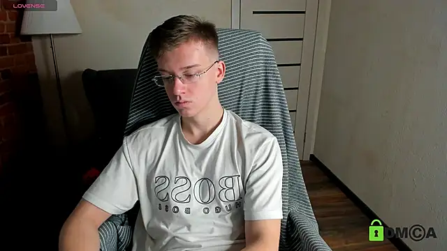 Snapshot of Harm_Dick chatting on November 13, 11:42 am Harm Dick online show from November 13, 11:42 am