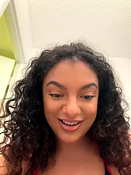 Snapshot of allybluee777 chatting on November 4, 4:28 pm allybluee777 online show from November 4, 4:28 pm