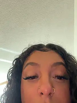 Snapshot of allybluee777 chatting on November 13, 7:35 pm allybluee777 online show from November 13, 7:35 pm