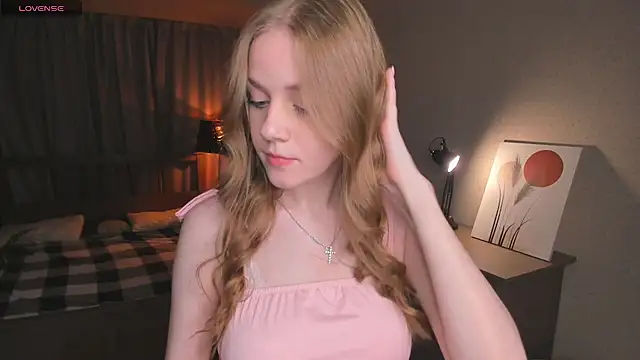 OdellaFrake online show from October 12, 7:13 pm