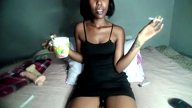 Snapshot of blueyXxX chatting on April 22, 3:31 am blueyXxX online show from April 22, 3:31 am