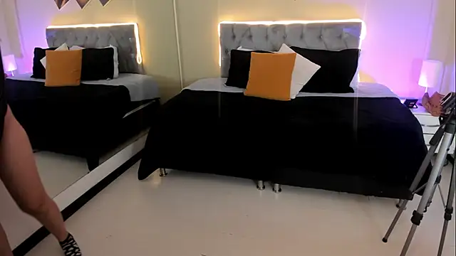 Catti Brie online show from November 26, 12:28 pm