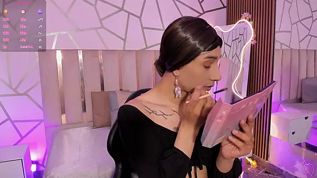 CYRUS TAY online show from April 10, 12:54 pm