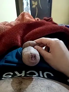 Snapshot of xerxusi chatting on November 2, 6:54 pm xerxusi online show from November 2, 6:54 pm