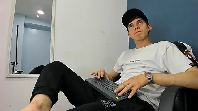 Jheampiiero online show from February 7, 9:51 pm