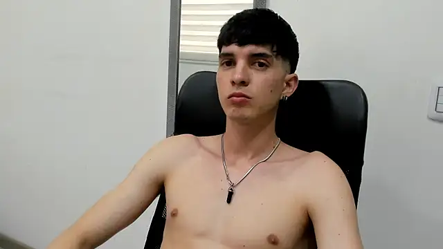 Jheampiiero online show from April 10, 8:35 pm