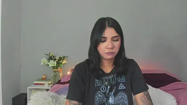 Laura-angeel online show from November 26, 7:59 pm