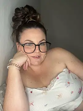 Snapshot of whitequeen_xxx chatting on September 16, 9:16 pm whitequeen xxx online show from September 16, 9:16 pm