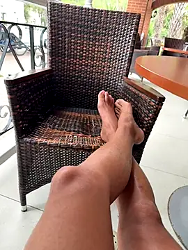 Snapshot of Jonypink10 chatting on October 27, 1:04 pm Jonypink10 online show from October 27, 1:04 pm